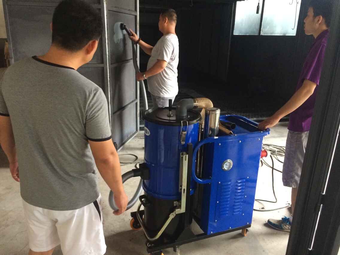 打磨車間該如何選擇工業(yè)吸塵器呢？85